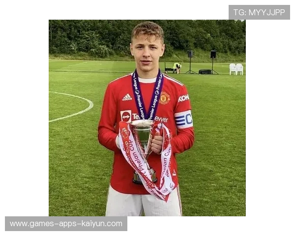 曼联青训小将加布里埃尔15岁创历史，闪耀足总杯